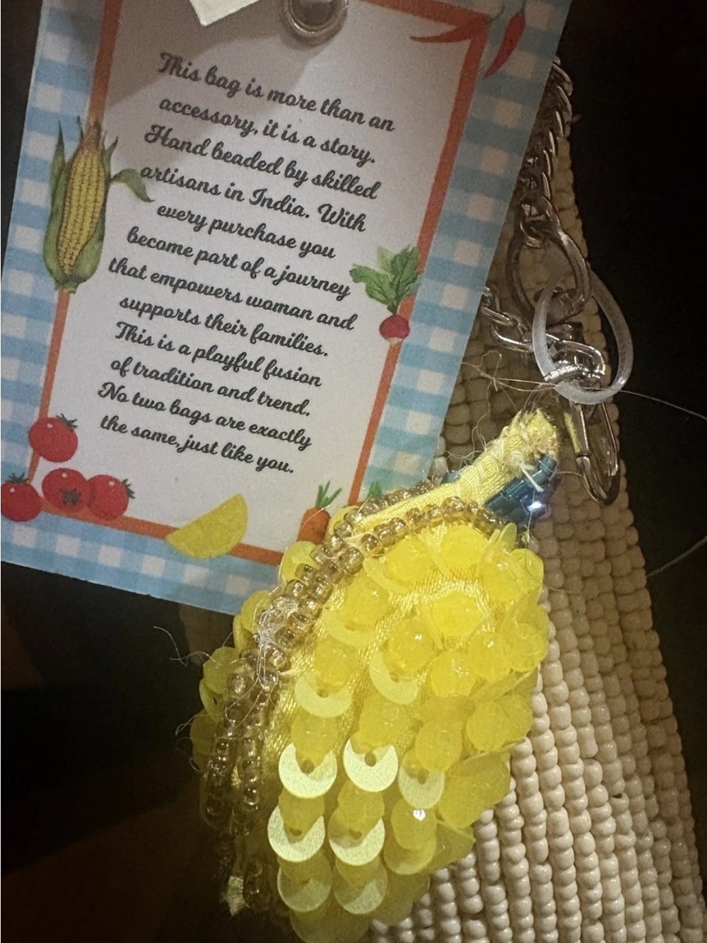 TikTok viral beaded bag features a fun lemon pattern - Picture 5 of 9